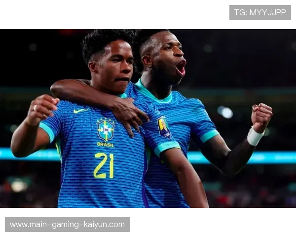 维尼修斯精准爆发直逼禁区