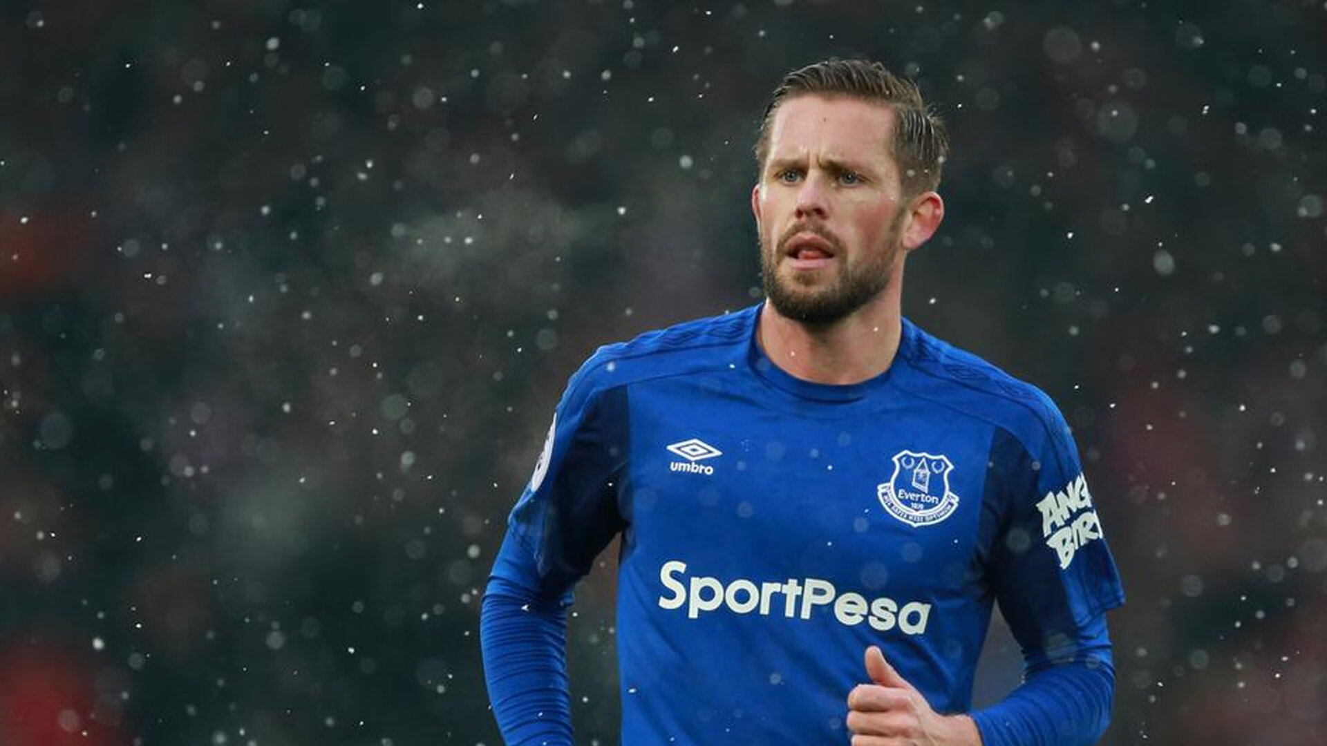 世界聋人游泳锦标赛 选手凭泳姿与节奏自我把控速度