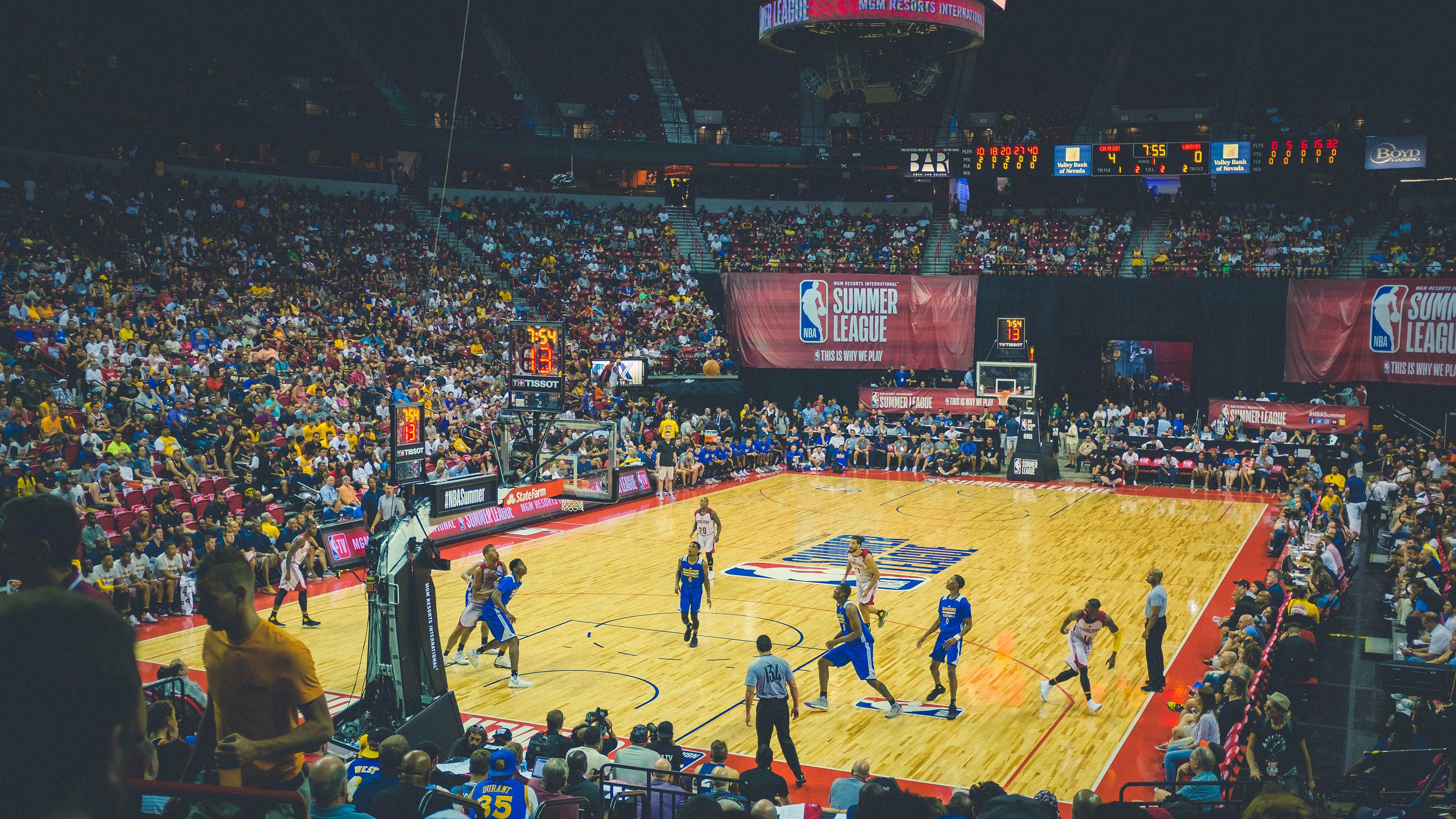 今日 NBA 综述：凯尔特人夺赛点，火箭扳平比分，西部局势愈发扑朔迷离。